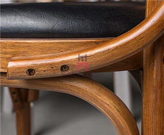 Cuoio di legno d'annata che pranza le sedie con le sedie di legno di nozze della quercia dei braccioli