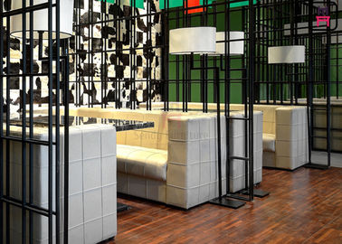comprare Disposizione dei posti a sedere quadrata del fast food dell'hotel del modello, cabine su ordinazione del ristorante a forma di U online manufacture