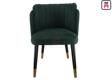 comprare Sedie di legno ricoperte del ristorante del velluto di colore verde di forma di Shell con i piedi di rame della corona online manufacture