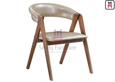 comprare Il ristorante di legno ricoperto presiede lo schienale molle del cuoio di legno di quercia con i braccioli attraversati online manufacture