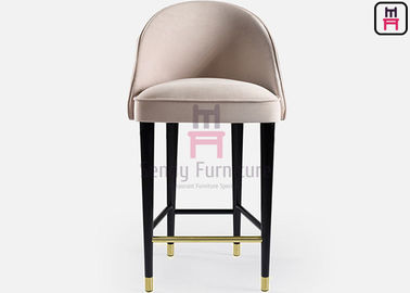 comprare Dell'hotel velluto cinque stelle 0.43cbm di colore dell'avorio degli sgabelli da bar della parte posteriore su con il poggiapiedi online manufacture