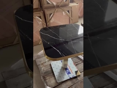 Modello ovale del marmo di forma ceramico con il tavolo da pranzo dorato della cucitura